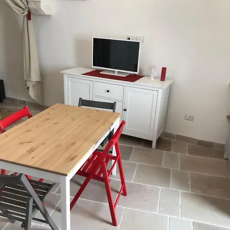 Nino Bixio House * Ostuni